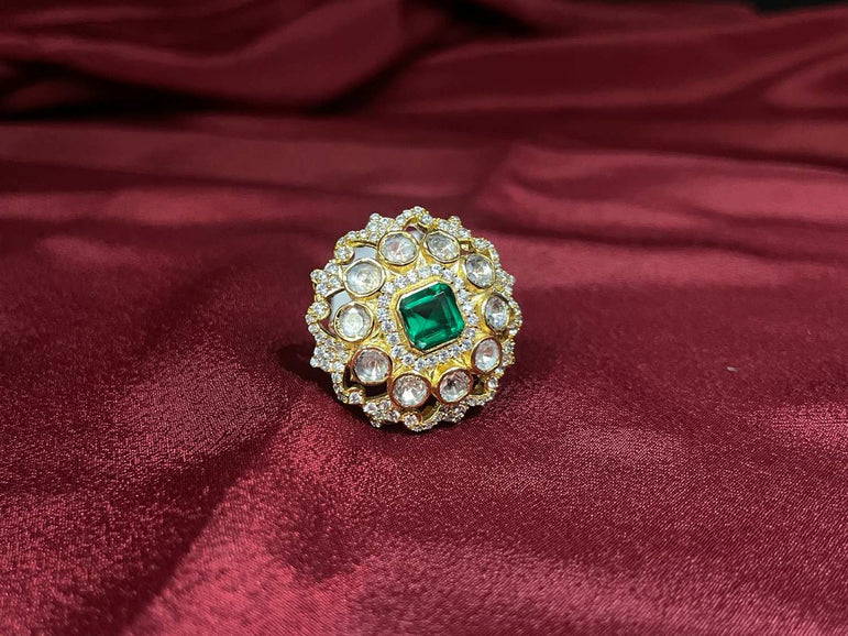 GREEN STONE POLKI RING - Olivearajewels