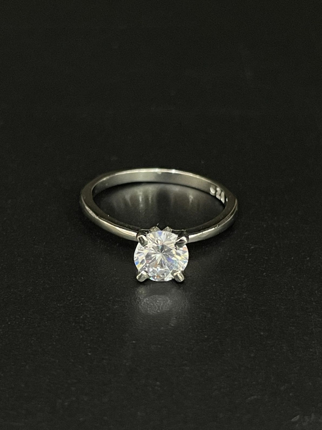 CLASSIC SOLITAIRE PURE SILVER RING