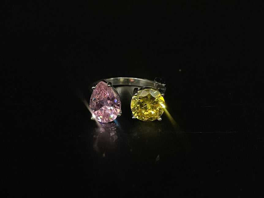 PEAR SHAPE PINK DIAMOND WITH ROUND SHAPE YELLOW DIAMOND PURE SILVER RING