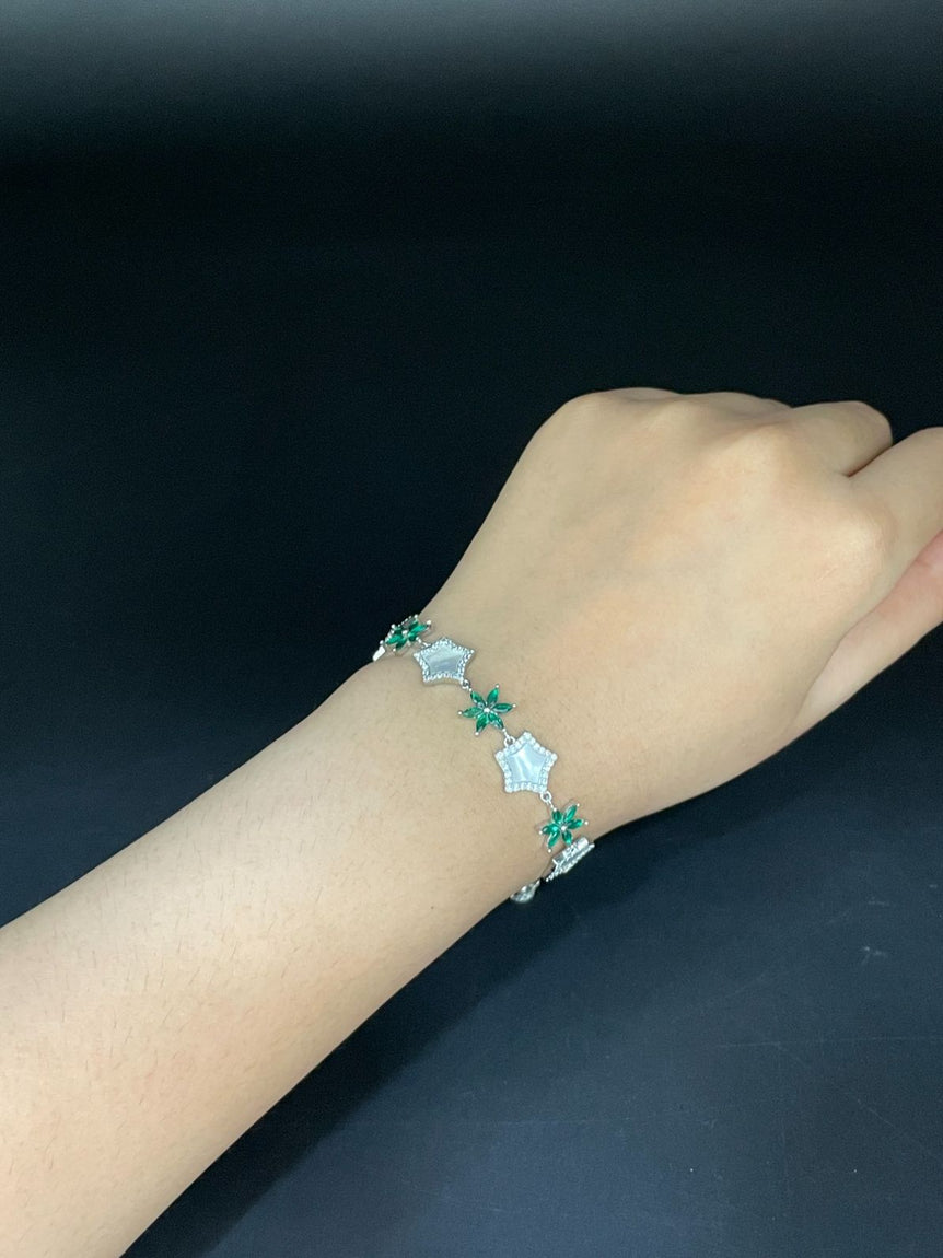 PURE SILVER GREEN COLOR FLOWER BRACELET